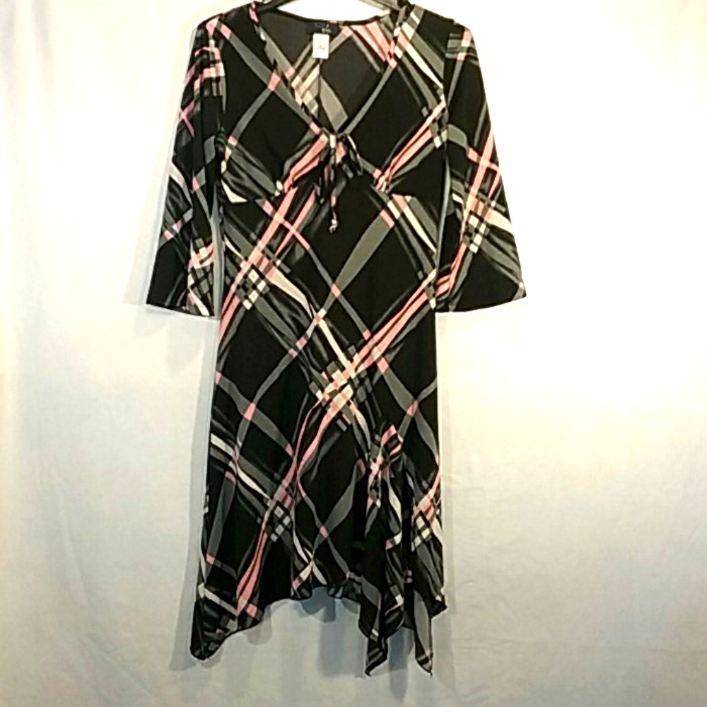RAG women's dress size med v-neck